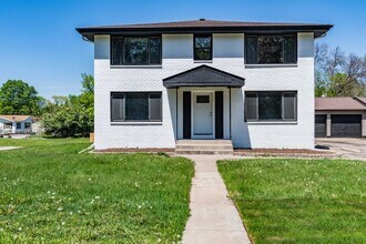 Building Photo - 2081 Hillview Rd