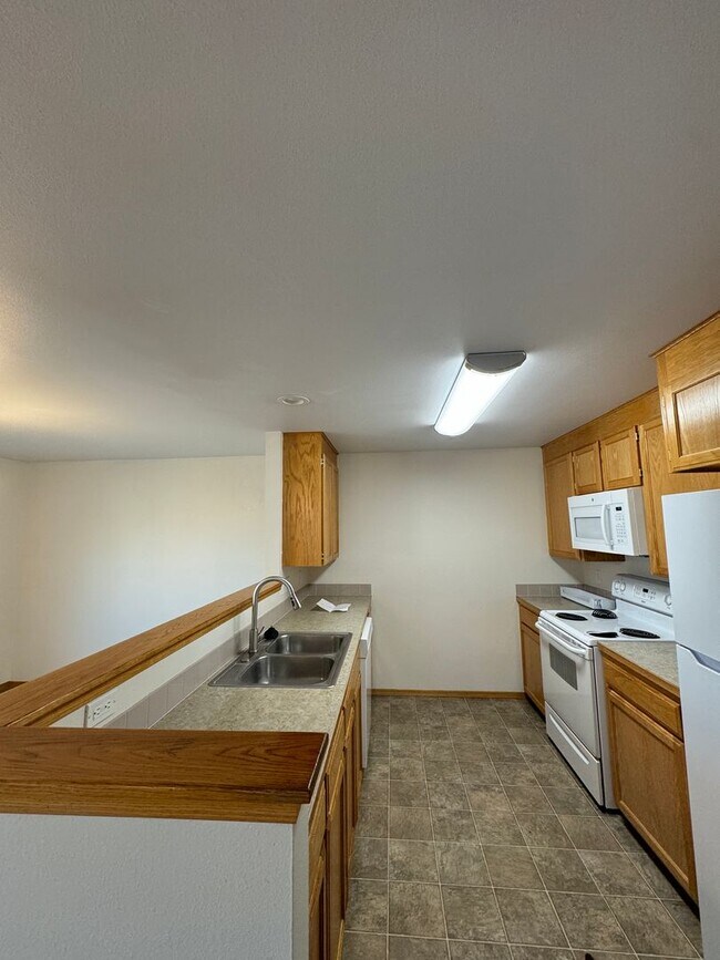 Building Photo - Non-Refundable & Security Deposit Total: $...