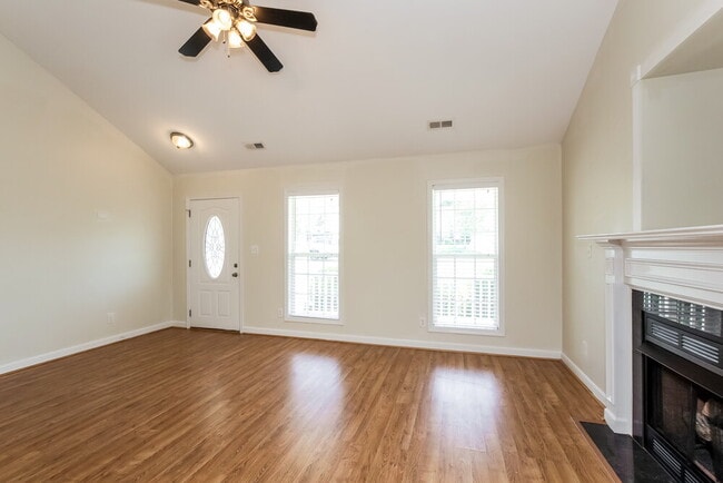 Building Photo - 2970 Deep Cove Dr NW