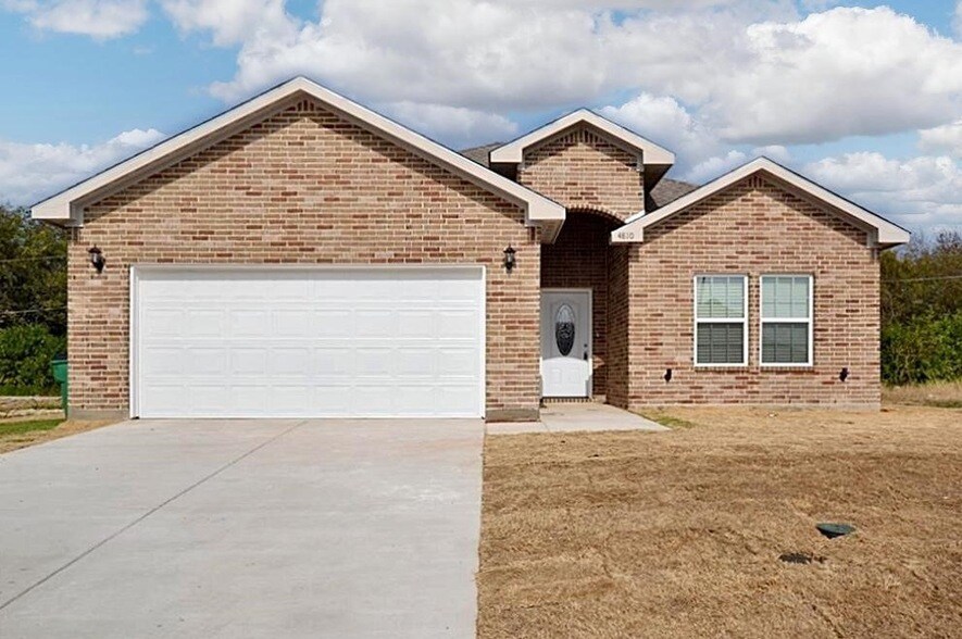 Foto principal - 4810 Jefferson St