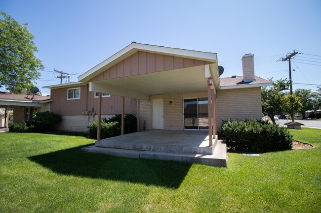 Foto del edificio - 889 NW 4th Ave