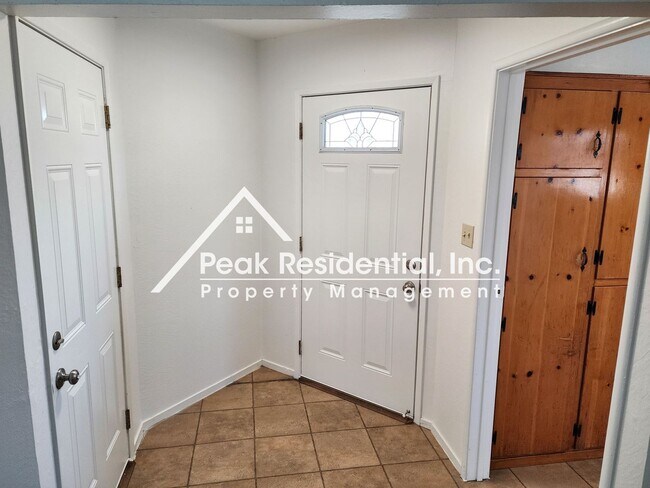 Foto del edificio - Charming South Natomas 3bd/2ba House with ...