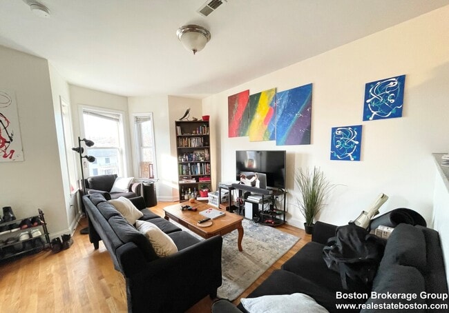 Building Photo - 147 Marcella St