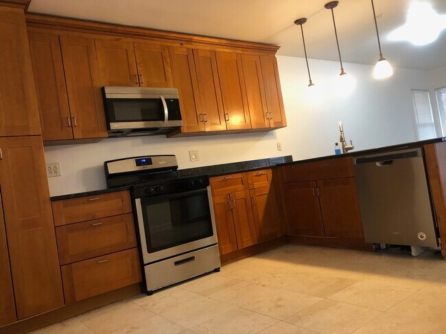 Building Photo - 5401 N Artesian Ave