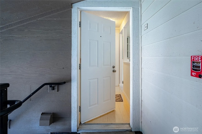 Building Photo - 12617 NE 130th Way