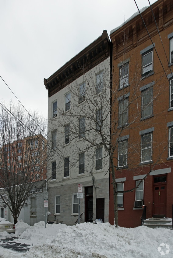 Primary Photo - 136 Steuben St