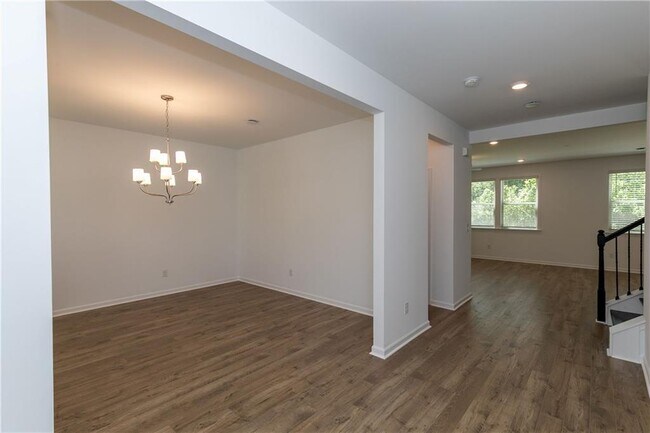 Building Photo - 1650 Wellston Dr