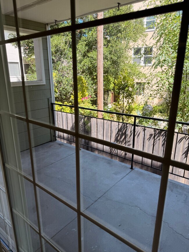 Foto del edificio - 1405 Oak Grove Ave