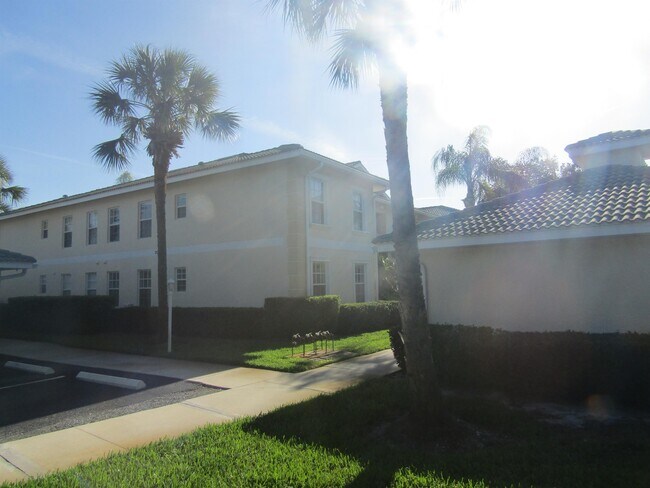 Building Photo - 200 Mirabella Cir