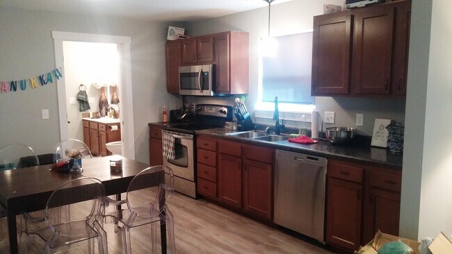 Foto del edificio - 513 Hickman Ave