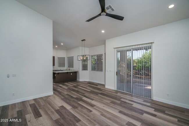 Building Photo - 4609 E Pinnacle Vista Dr