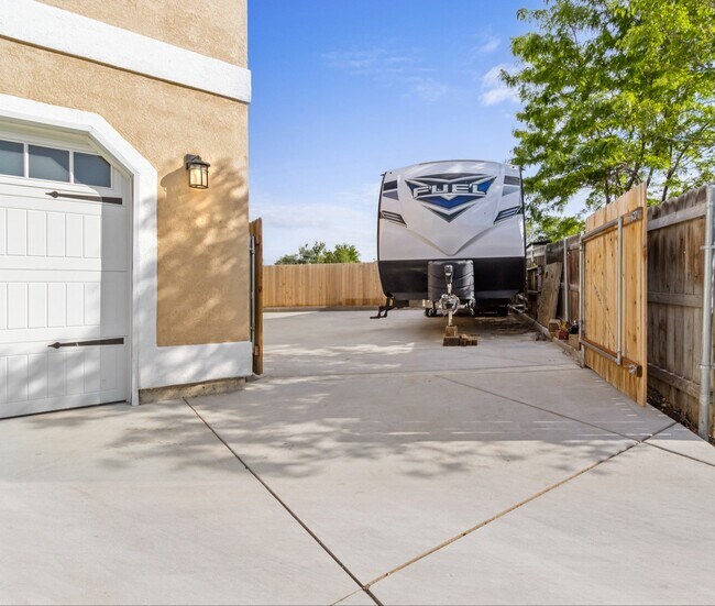 Building Photo - 157 W Tehuti Ct