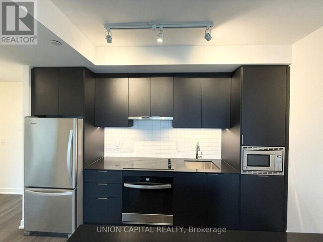 Building Photo - 3071 Trafalgar Rd