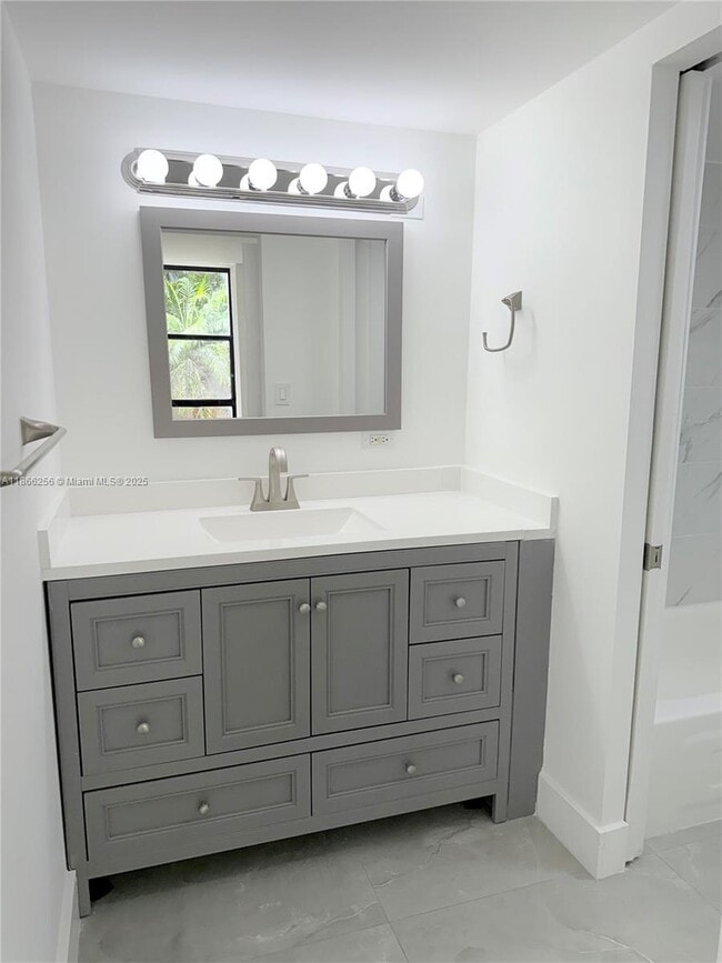 Foto del edificio - 2 bedroom in Sunny Isles Beach FL 33160