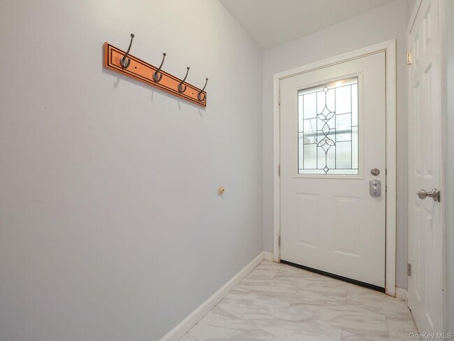 Building Photo - 276 Temple Hill Rd