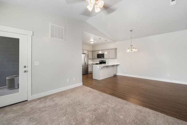 Building Photo - 675 N 380 W