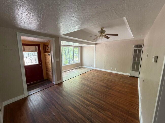 Foto del edificio - 683 N Washington Blvd