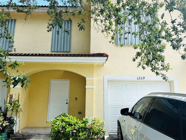 Foto del edificio - 1209 NW 27th Ave