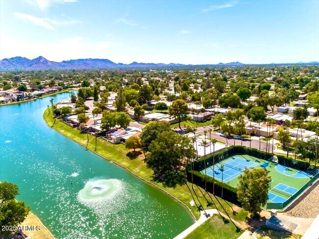 Building Photo - 8207 E Del Cuarzo Dr