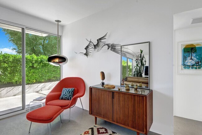 Foto del edificio - Mid-Century Steel Oasis in Palm Springs