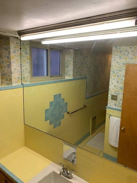 Building Photo - spacious beautiful clean private room fs