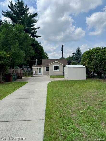 Foto del edificio - 47181 Pinecrest Dr