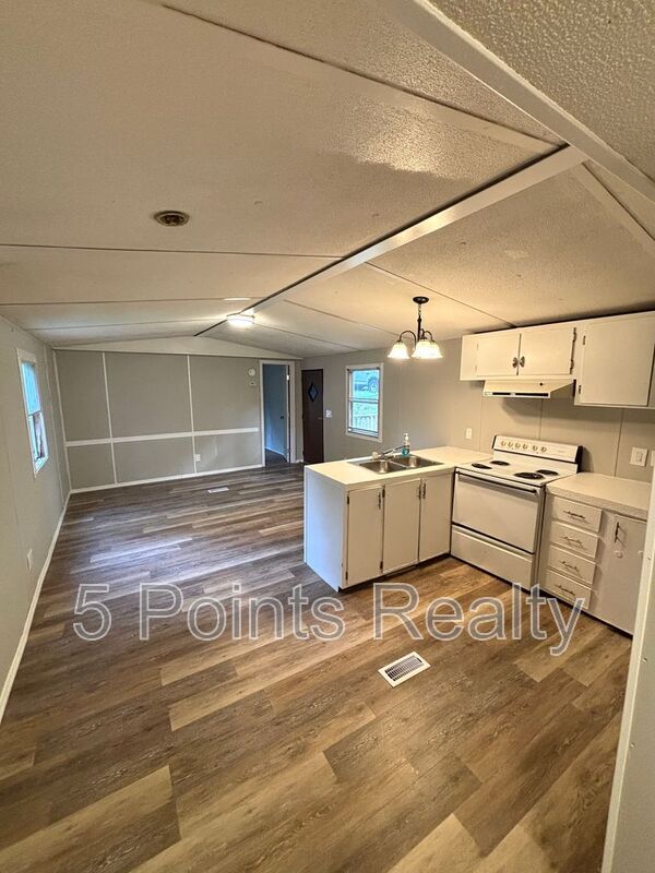 Foto principal - 9314 Beeler Ct