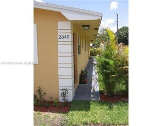 Building Photo - 2840 NW 15th Ct