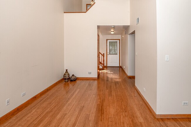 Building Photo - 162 Sherwood Ct