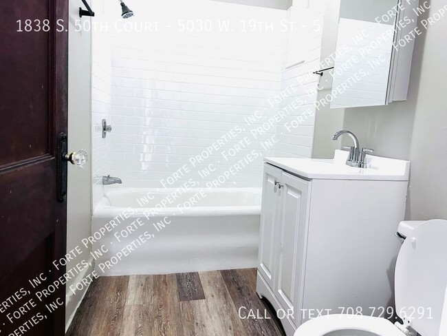 Building Photo - Studio Apartment