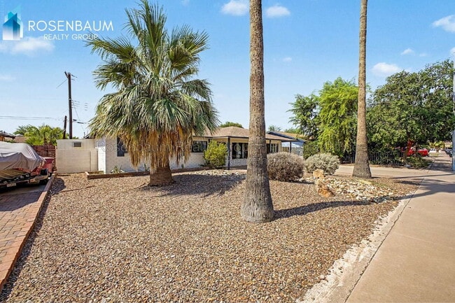 Foto del edificio - 7321 E Coronado Rd