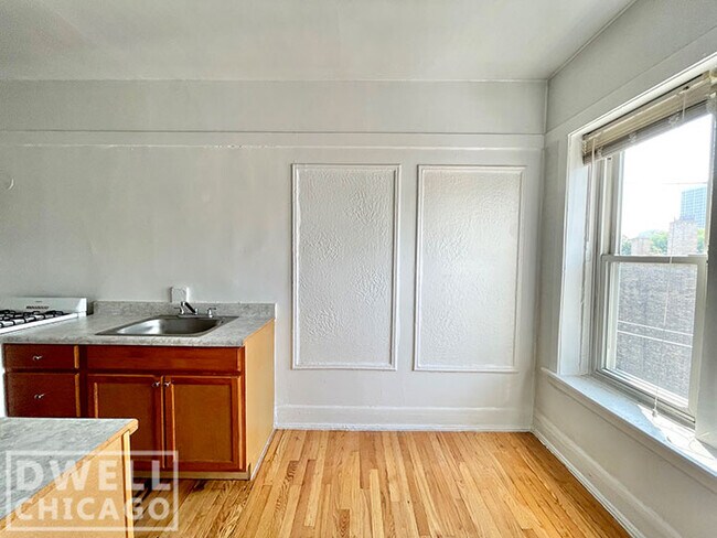 Foto del edificio - 6526 N Lakewood Ave