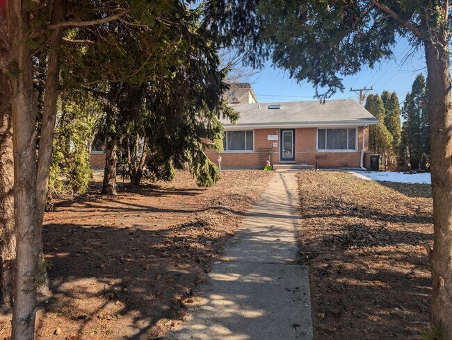 Foto del edificio - 8557 N National Ave