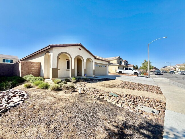 Foto del edificio - Cul-de-Sac Living in Sagewood | 4 Bed Home with INCLUDED Solar & RV Parking