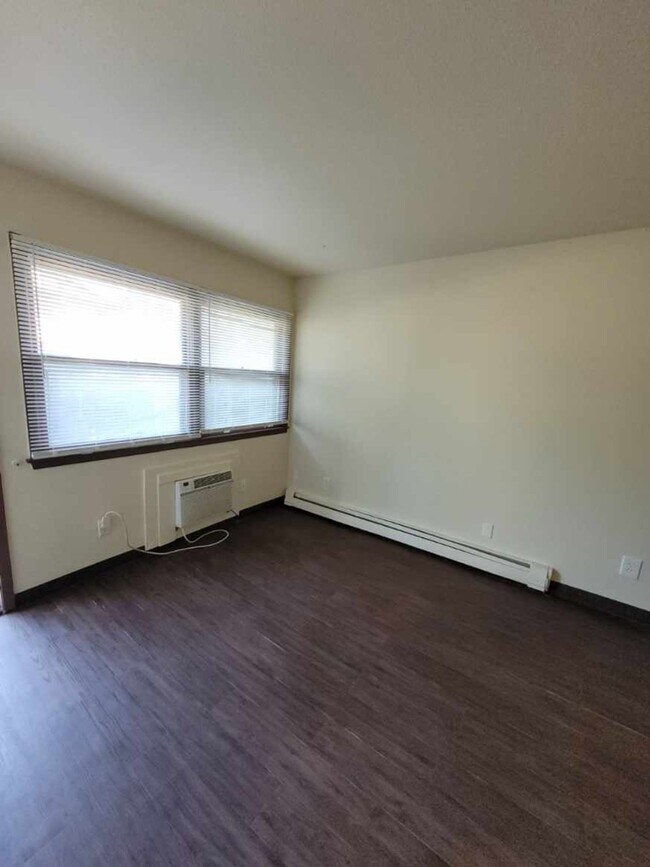 Building Photo - The 2800 Residences