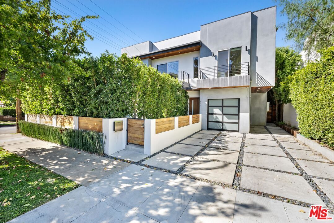 Foto principal - 801 N Kilkea Dr