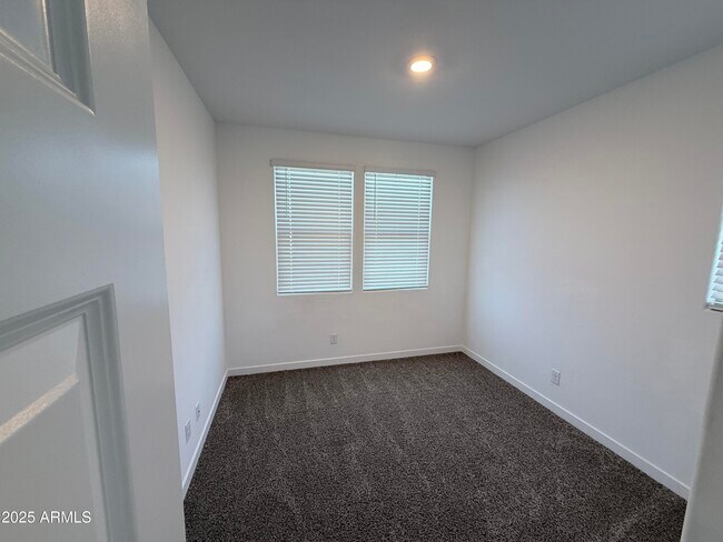 Foto del edificio - 12471 W Forest Pleasant Pl