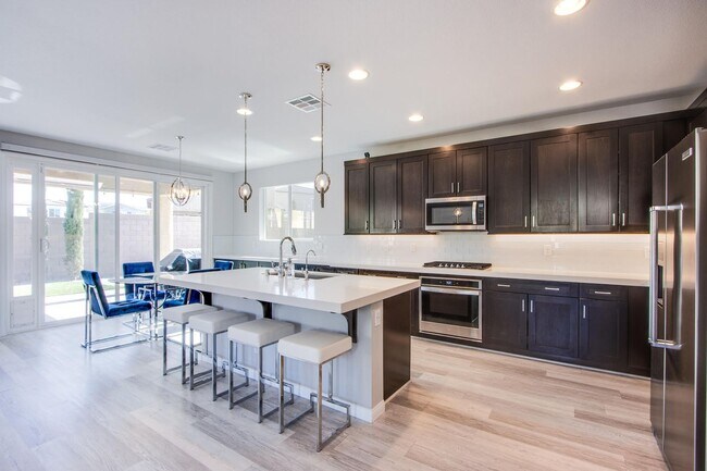 Building Photo - BEAUTIFUL 3 Bedroom, 3 Bath home with a loft Located in Southern Highlands