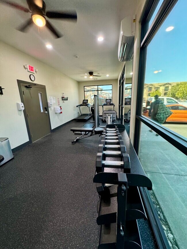Foto del edificio - 1251 Whitney Ranch Pkwy