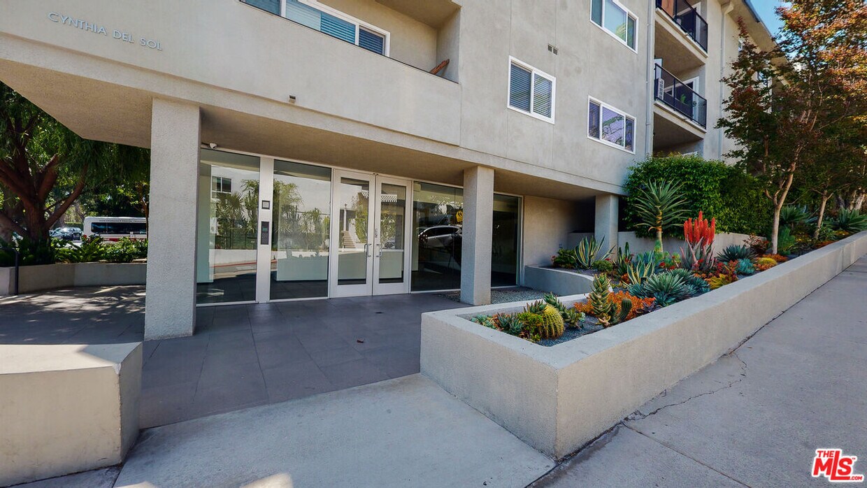 9005 Cynthia St Unit 200, West Hollywood, CA 90069 Condo for Rent in West Hollywood, CA