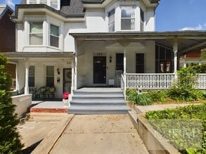 Building Photo - 423 Lincoln St