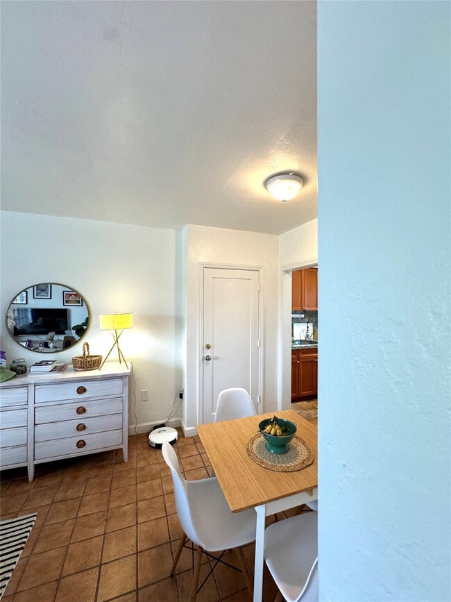 Foto del edificio - 617 SW 11th St