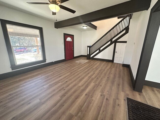 Foto del edificio - Completely Renovated 3 bed/2 bath