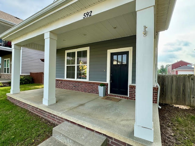Foto del edificio - 592 N Longfellow Ln