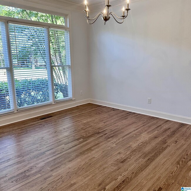 Building Photo - 5982 Valley Way