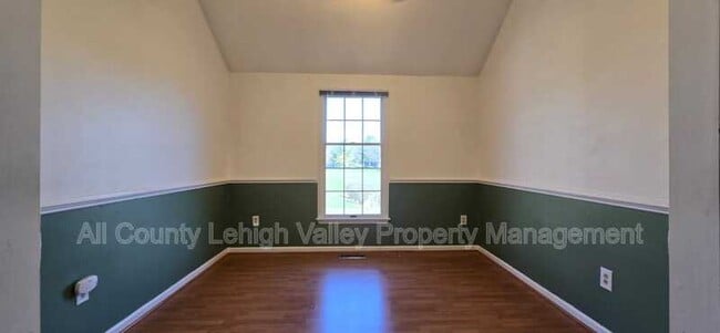 Foto del edificio - 5634 Grace Ave