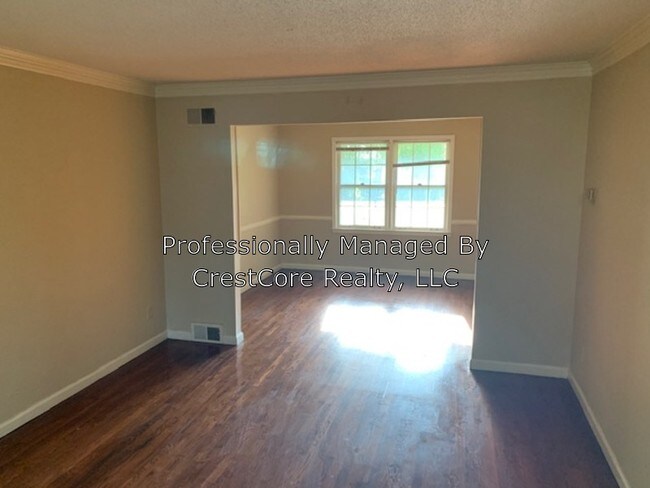 Building Photo - 2338 Glencliff St