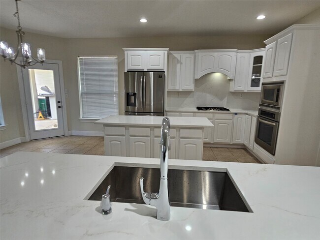 Foto del edificio - 12503 Rosewood Way Ln