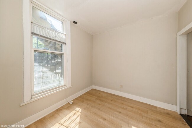 Foto del edificio - 6330 S Ellis Ave