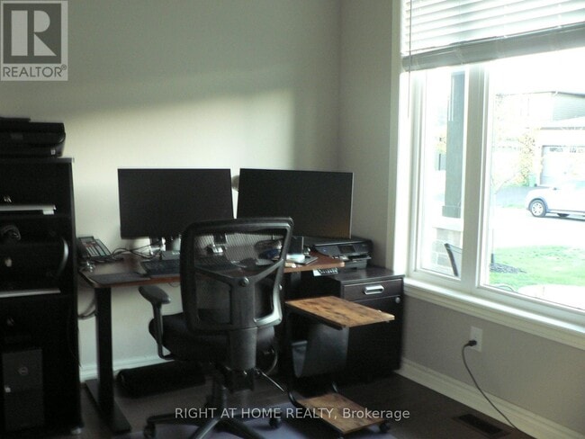 Building Photo - 110 Hickstead Way